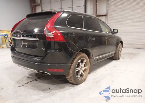 2015 Volvo Xc60 T6 z USA, uszkodzony, nr VIN YV449MDK2F2653479